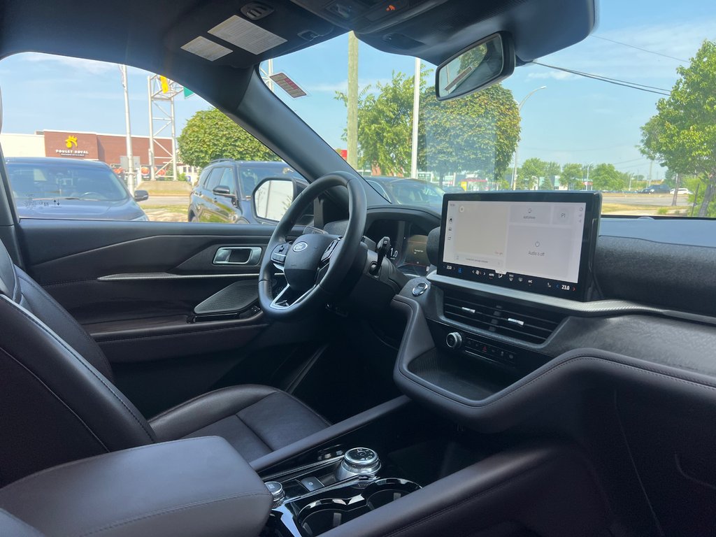 2026 Ford Explorer in Brossard, Quebec - 11 - w1024h768px