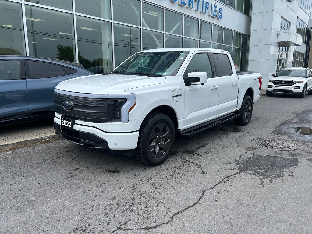 Ford F-150 Lightning  2022 à Brossard, Québec - 1 - w1024h768px