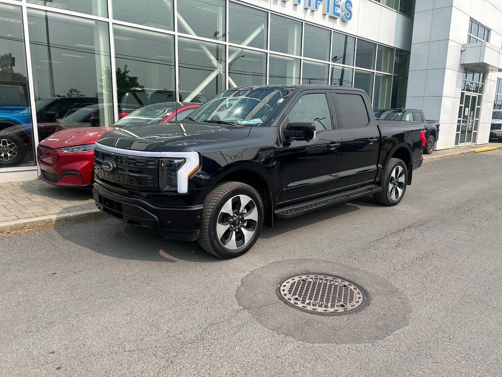 Ford F-150 Lightning  2023 à Brossard, Québec - 1 - w1024h768px