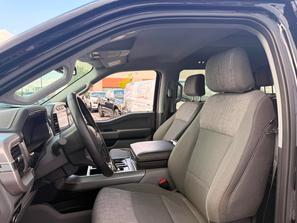 2023 Ford F-150 Lightning in Brossard, Quebec - 11 - w1024h768px
