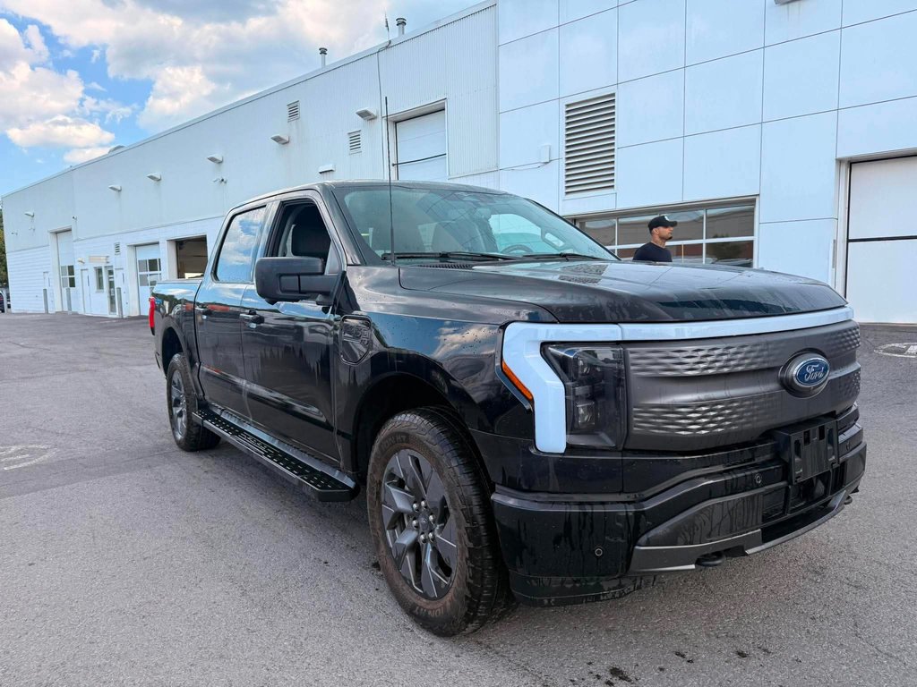 2023 Ford F-150 Lightning in Brossard, Quebec - 3 - w1024h768px