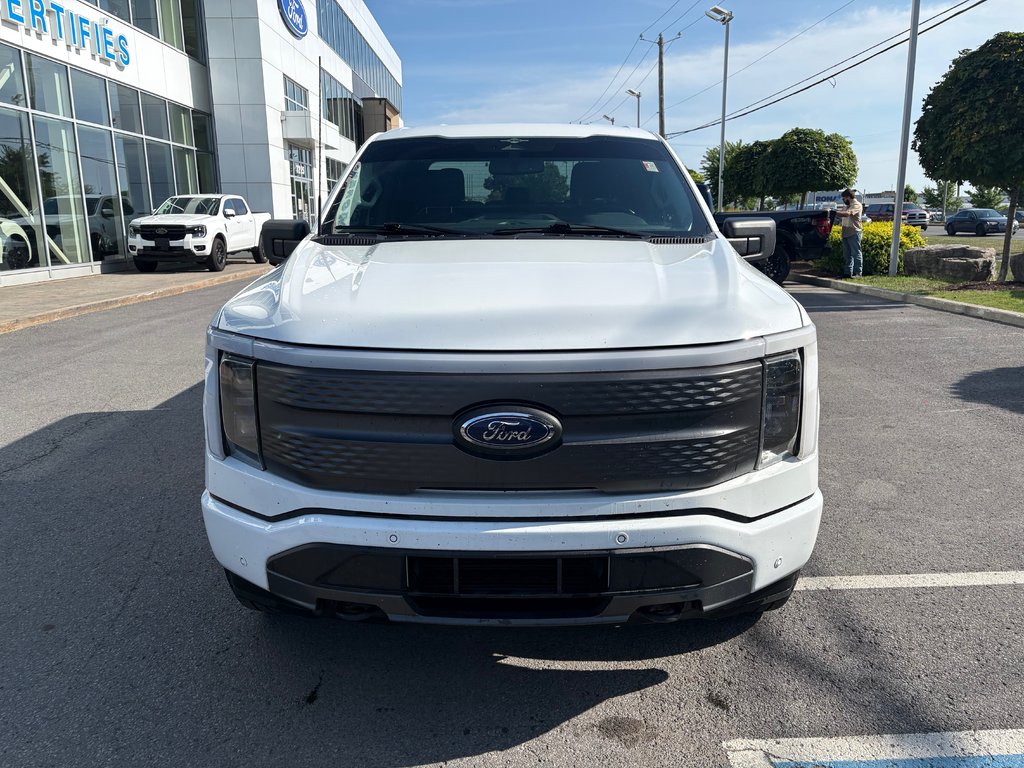 2023 Ford F-150 Lightning in Brossard, Quebec - 3 - w1024h768px