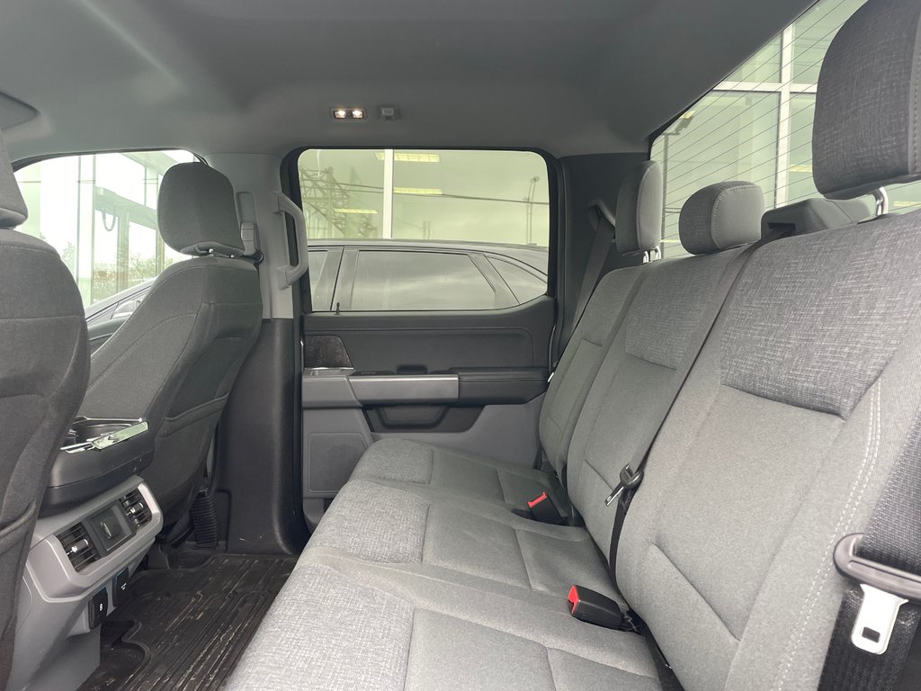 Ford F-150 Lightning  2024 à Brossard, Québec - 11 - w1024h768px