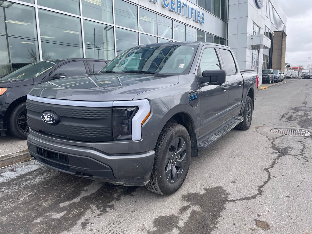 Ford F-150 Lightning  2024 à Brossard, Québec - 1 - w1024h768px