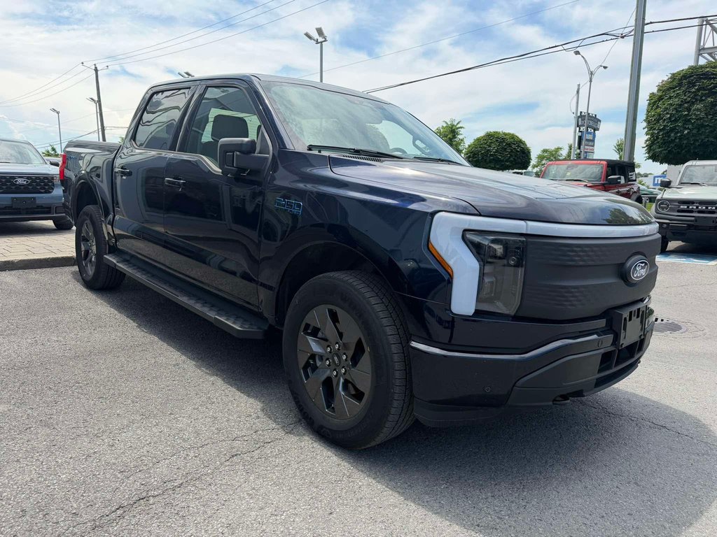 2025 Ford F-150 Lightning in Brossard, Quebec - 5 - w1024h768px