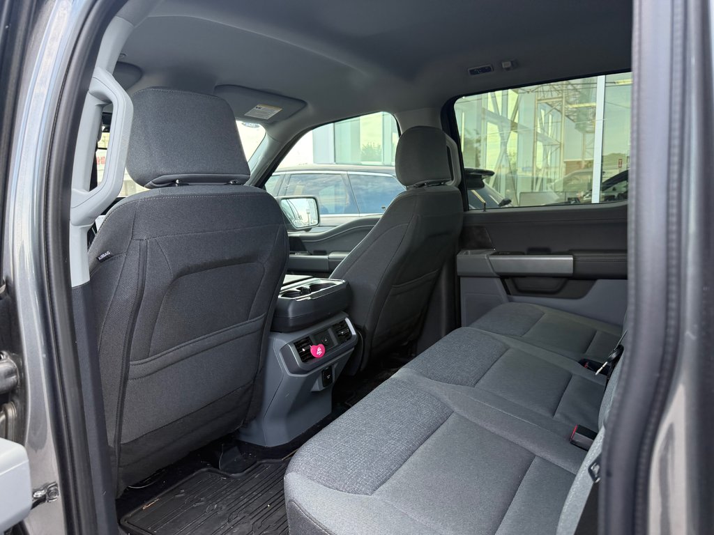 Ford F-150 Lightning XLT | 4X4 | ENS. REMORQUAGE MAX | CARPLAY 2025 à Brossard, Québec - 12 - w1024h768px