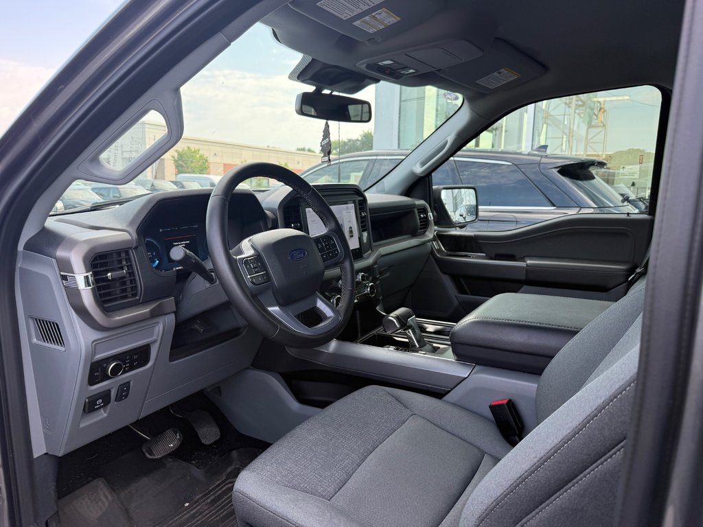 Ford F-150 Lightning XLT | 4X4 | ENS. REMORQUAGE MAX | CARPLAY 2025 à Brossard, Québec - 11 - w1024h768px