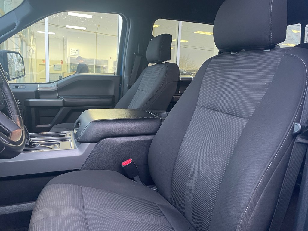 2017 Ford F-150 in Brossard, Quebec - 9 - w1024h768px