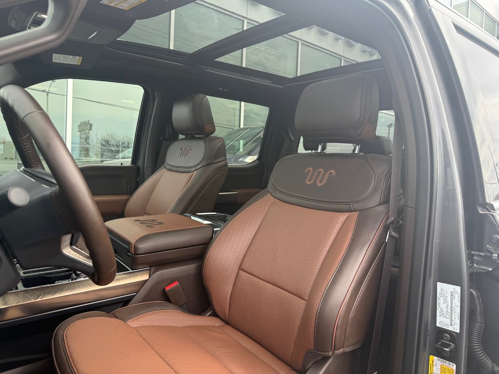 Ford F-150 King Ranch | 601A | SPÉCIAL DÉMO 4.49% |3.5 HYBRID 2025 à Brossard, Québec - 9 - w1024h768px