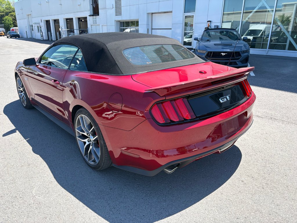 2015 Ford Mustang convertible in Brossard, Quebec - 9 - w1024h768px