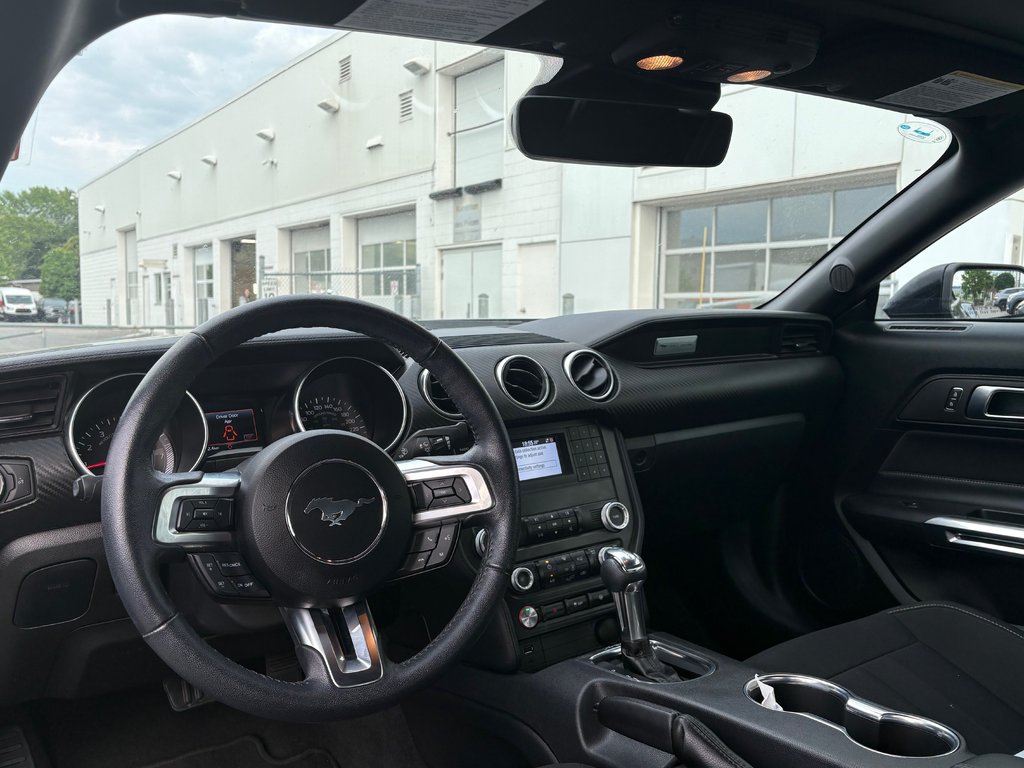 Ford Mustang convertible  2022 à Brossard, Québec - 17 - w1024h768px