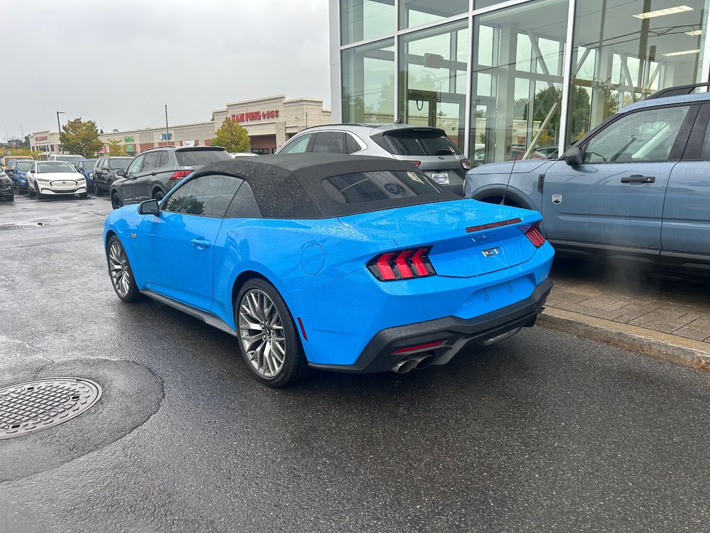 Ford Mustang convertible  2025 à Brossard, Québec - 7 - w1024h768px