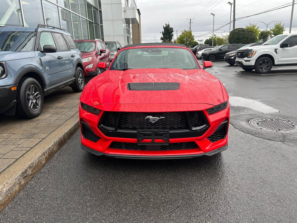 2025 Ford Mustang convertible in Brossard, Quebec - 3 - w1024h768px