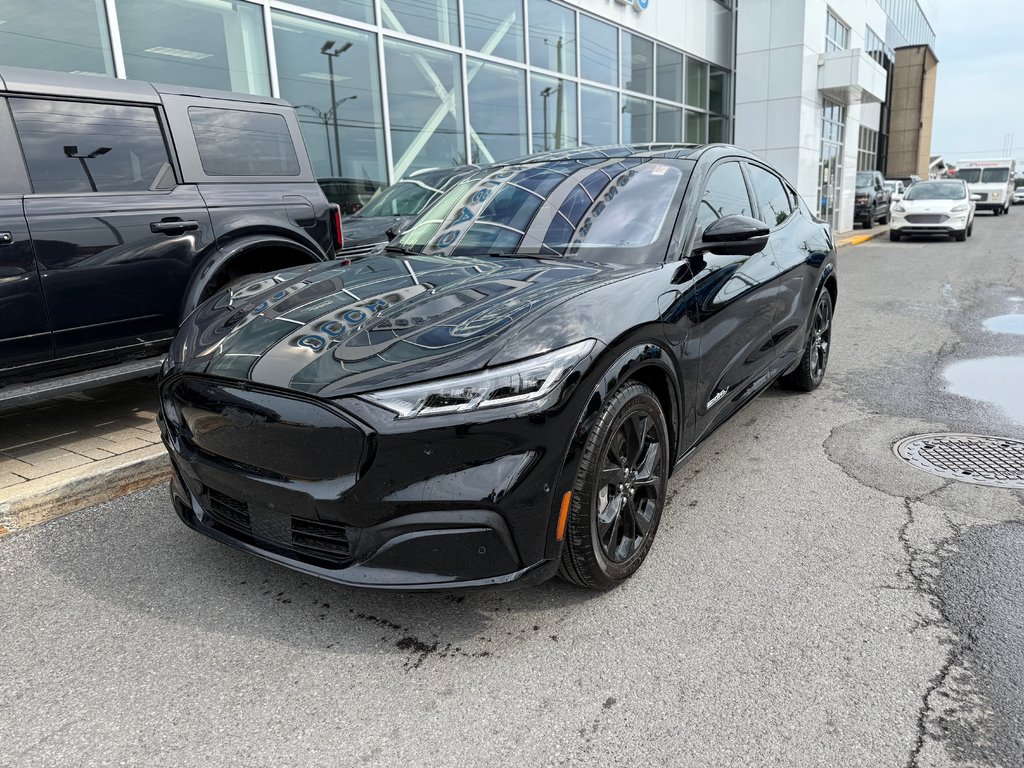 Ford Mustang Mach-E  2023 à Brossard, Québec - 1 - w1024h768px