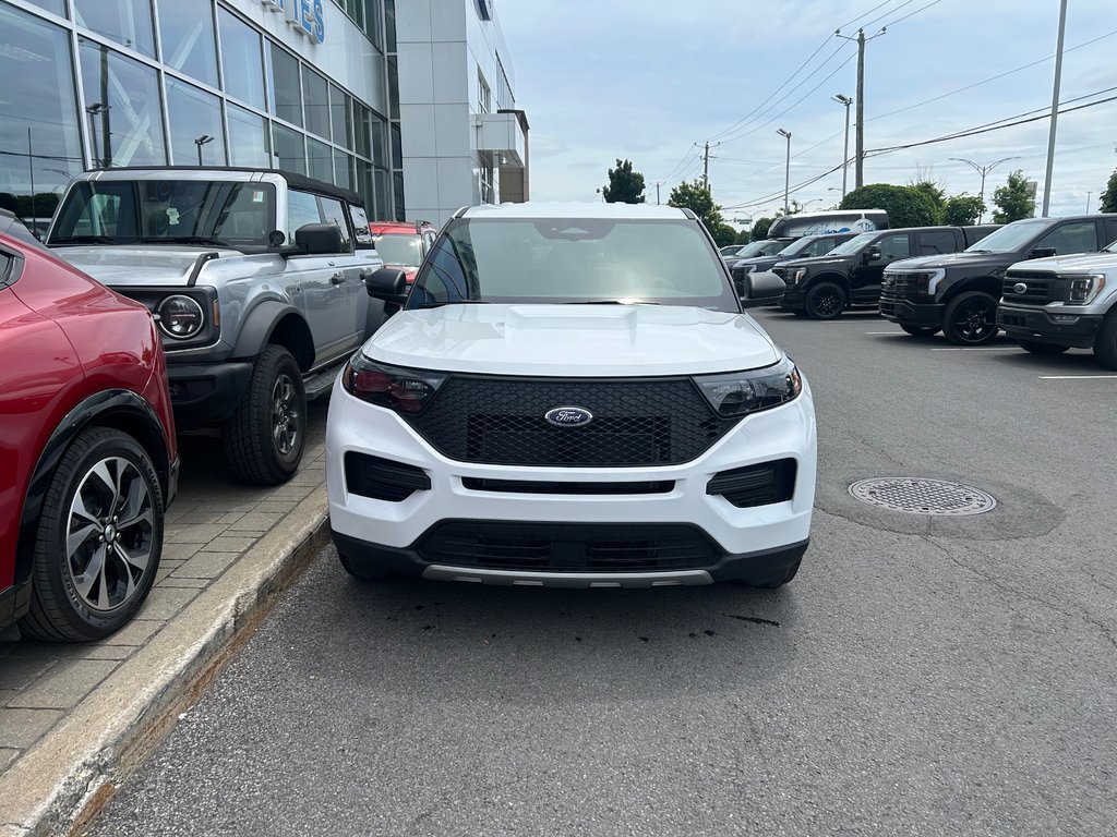 Ford Police Interceptor Utility  2025 à Brossard, Québec - 3 - w1024h768px