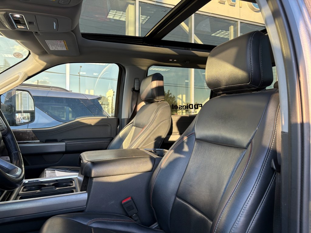 Ford Super Duty F-250 SRW LARIAT | 6.7 DIESEL | BLACK PACK | TOIT PANO | 2024 à Brossard, Québec - 10 - w1024h768px