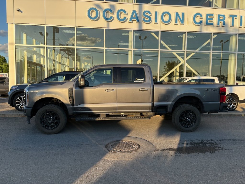 Ford Super Duty F-250 SRW LARIAT | 6.7 DIESEL | BLACK PACK | TOIT PANO | 2024 à Brossard, Québec - 5 - w1024h768px