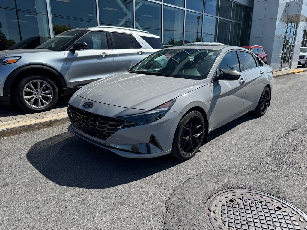 2022 Hyundai Elantra in Brossard, Quebec - 1 - w1024h768px