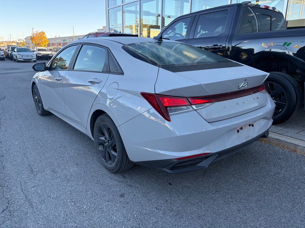 Hyundai Elantra  2022 à Brossard, Québec - 5 - w1024h768px