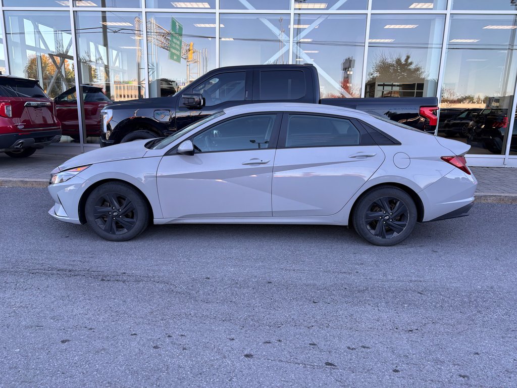 Hyundai Elantra  2022 à Brossard, Québec - 9 - w1024h768px