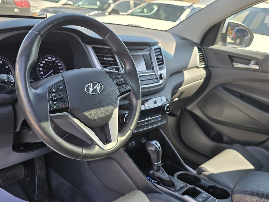 Hyundai Tucson SE AWD TOIT PANORAMIQUE CUIR CAMERA ANGLE MORT 2017 à Montréal, Québec - 9 - w1024h768px