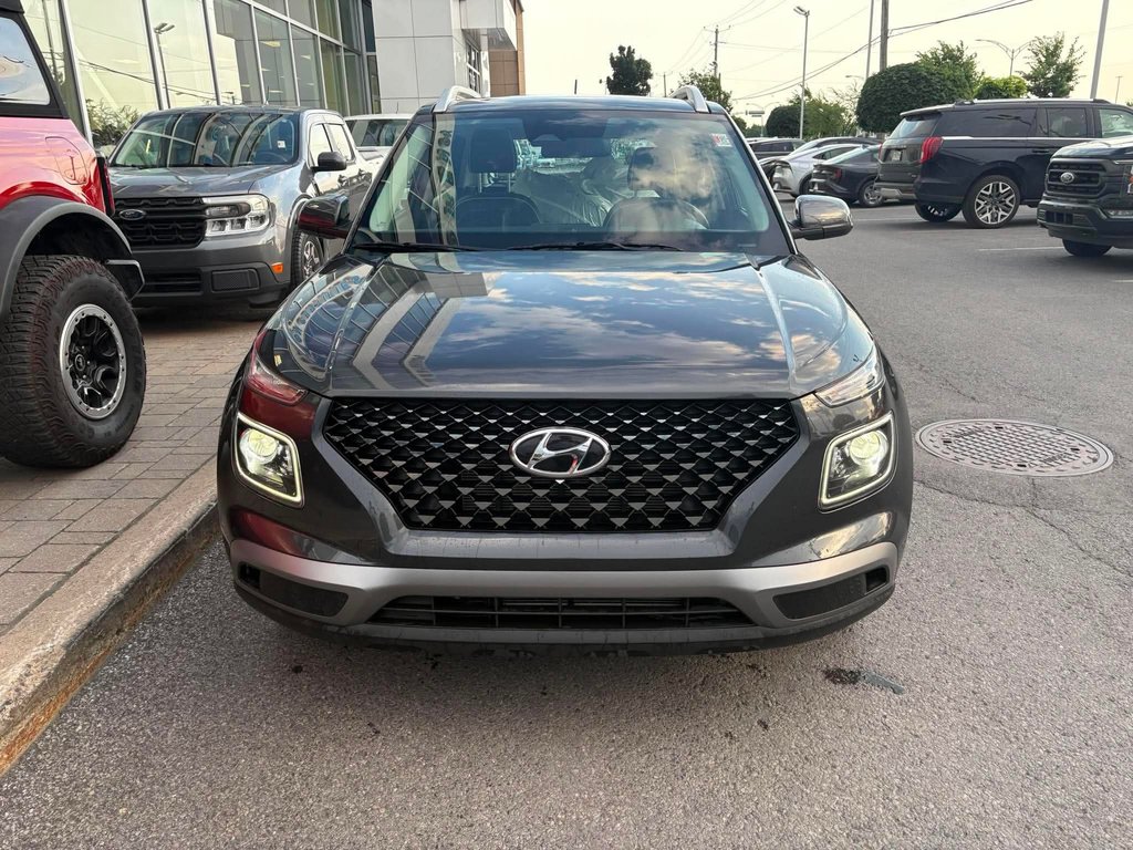 Hyundai Venue  2023 à Brossard, Québec - 3 - w1024h768px