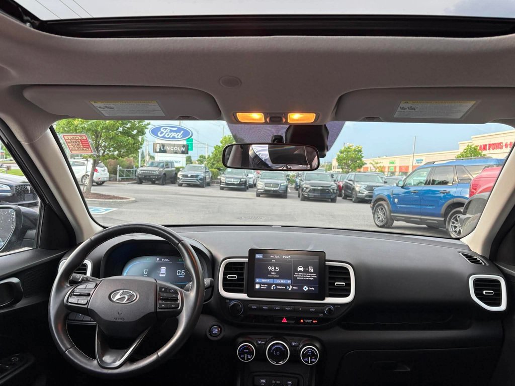 Hyundai Venue  2023 à Brossard, Québec - 11 - w1024h768px