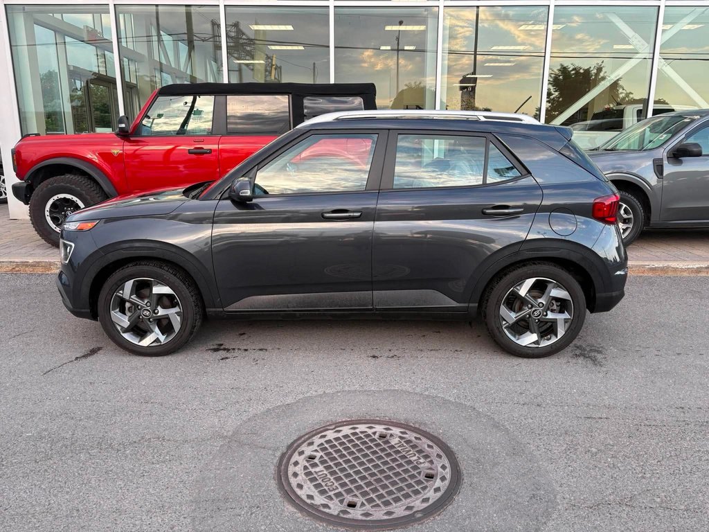 Hyundai Venue  2023 à Brossard, Québec - 5 - w1024h768px