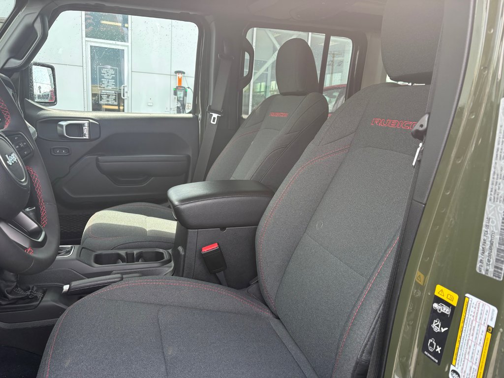 Jeep Wrangler Rubicon | 4X4 | 4DOOR | V6 3.6L | HARD TOP | 2024 à Brossard, Québec - 15 - w1024h768px