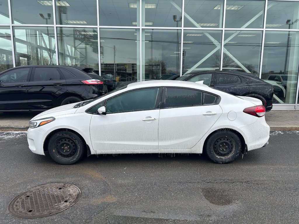 2017 Kia Forte in Brossard, Quebec - 5 - w1024h768px