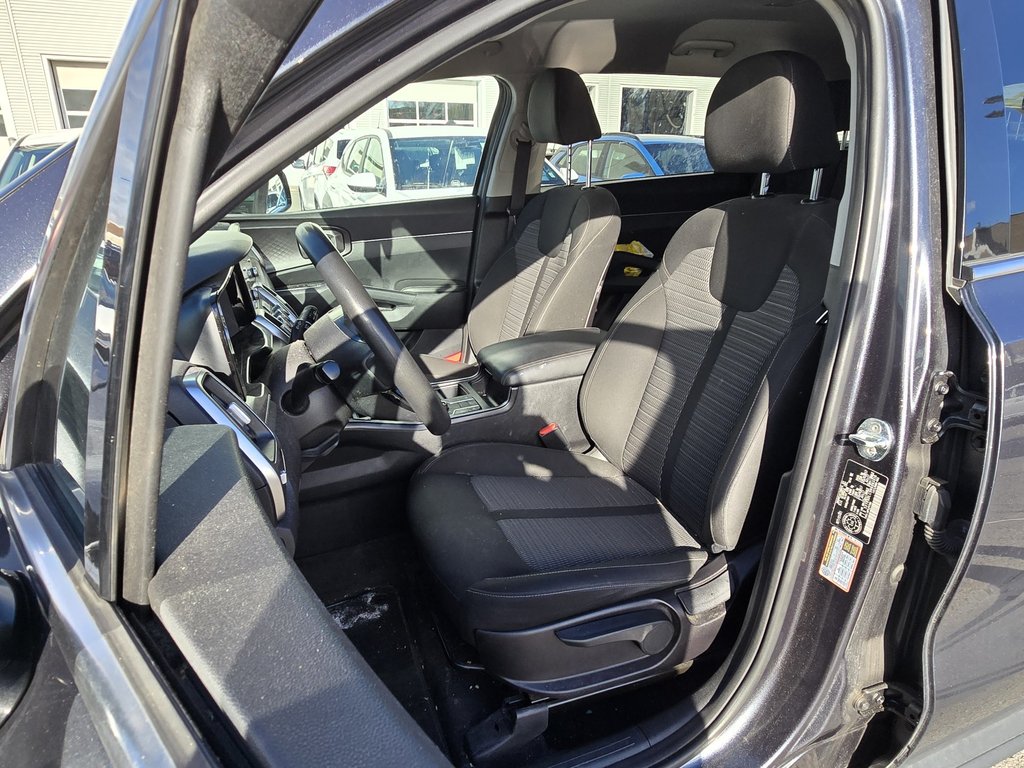2022 Kia Sorento LX+ 8 PASSAGERS AWD CARPLAY SIEGES CHAUFF CAMERA in Montréal, Quebec - 9 - w1024h768px