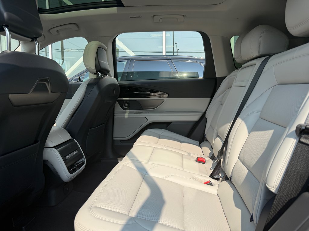 2026 Lincoln Nautilus in Brossard, Quebec - 17 - w1024h768px