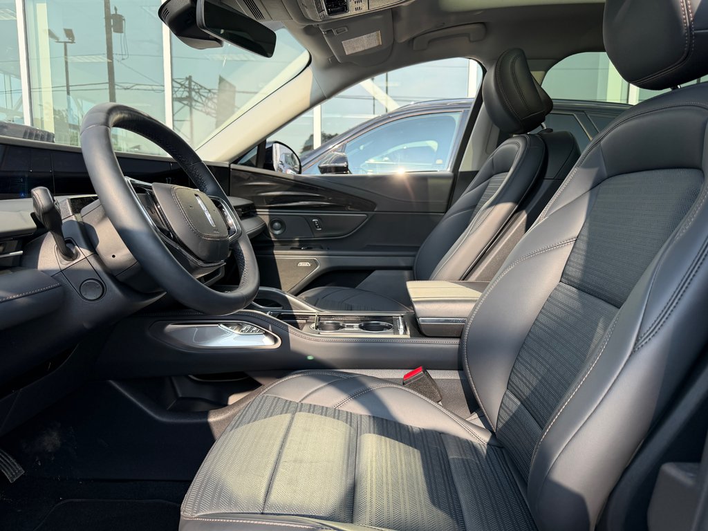 2026 Lincoln Nautilus in Brossard, Quebec - 13 - w1024h768px