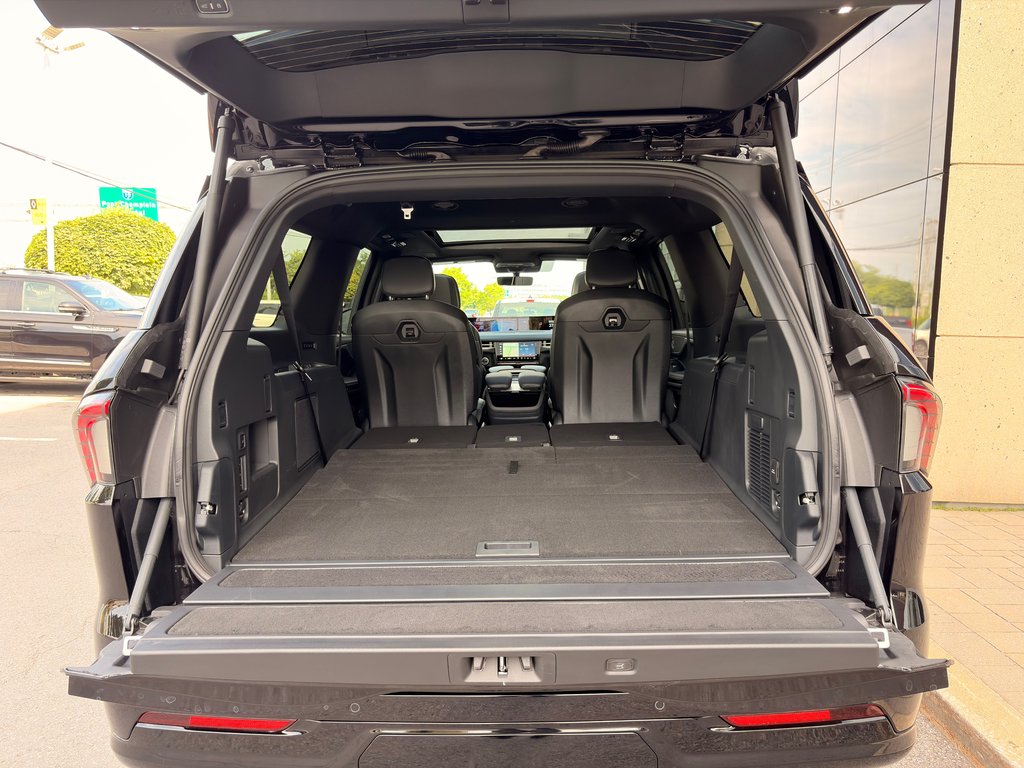 2027 Lincoln Navigator L Reserve 4x4 in Brossard, Quebec - 11 - w1024h768px