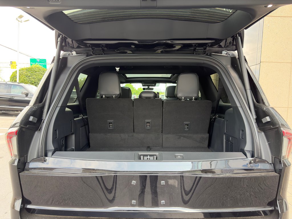 2027 Lincoln Navigator L Reserve 4x4 in Brossard, Quebec - 11 - w1024h768px