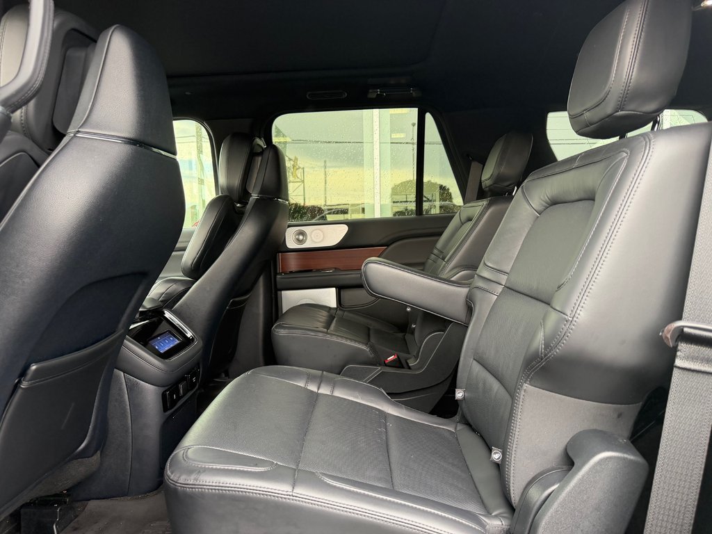 2023 Lincoln Navigator in Brossard, Quebec - 13 - w1024h768px