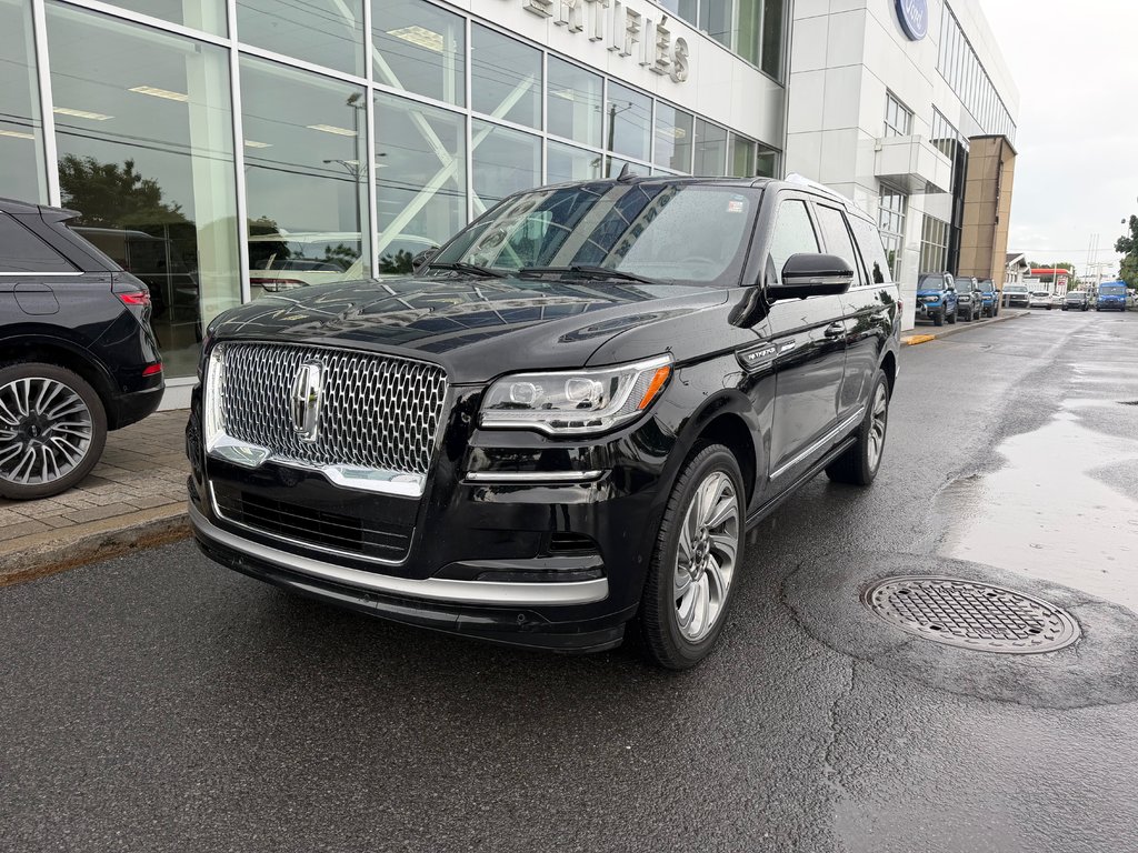 2023 Lincoln Navigator in Brossard, Quebec - 1 - w1024h768px