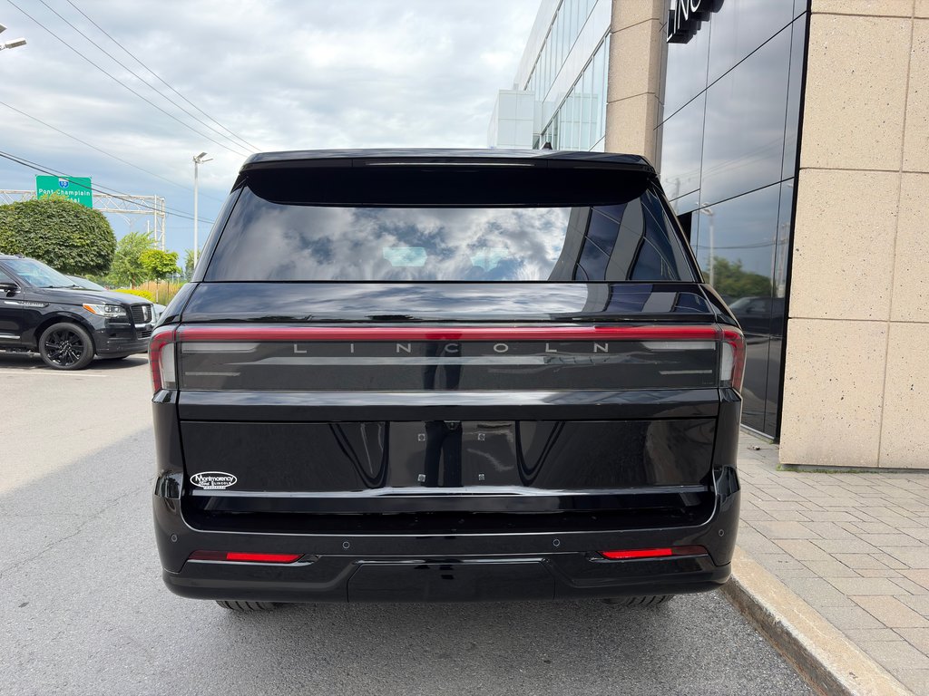 2027 Lincoln Navigator Reserve 4x4 in Brossard, Quebec - 4 - w1024h768px