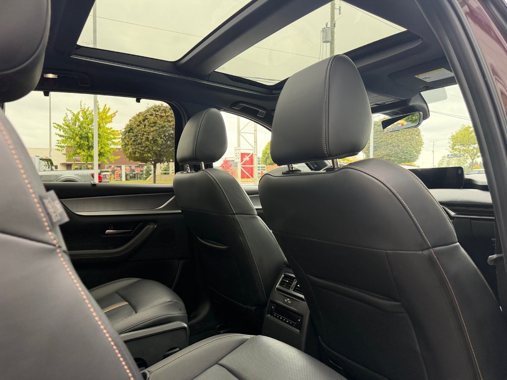 2024 Mazda CX-90 MHEV in Brossard, Quebec - 18 - w1024h768px