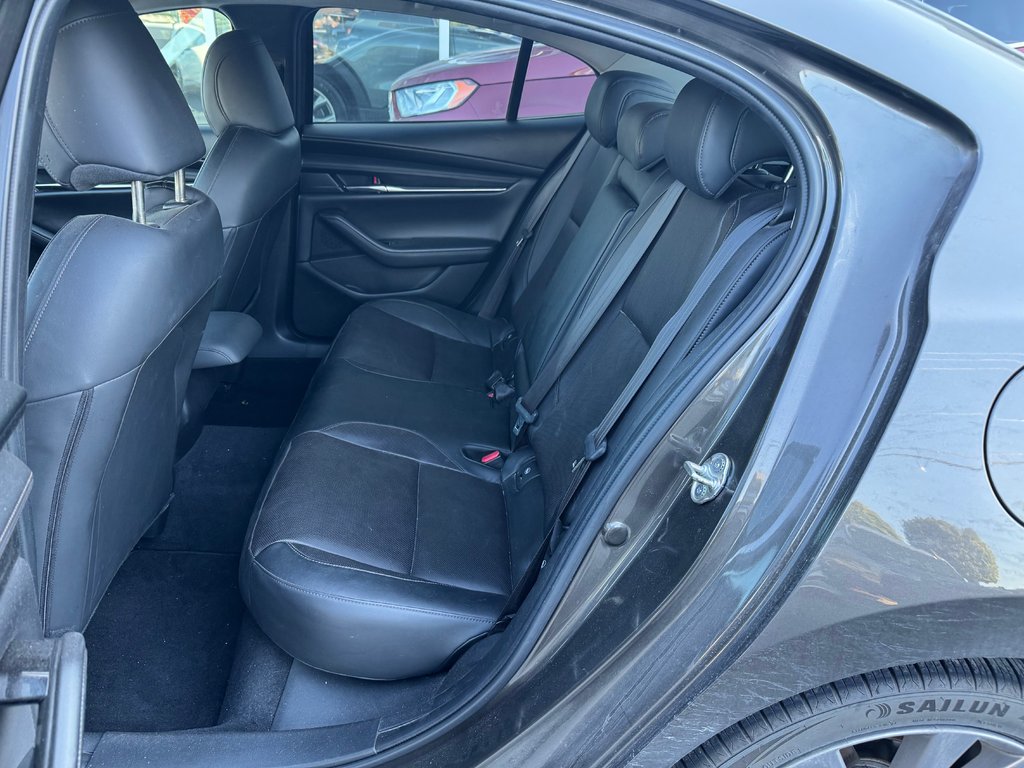 Mazda 3  2019 à Brossard, Québec - 13 - w1024h768px