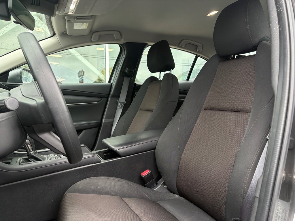 Mazda 3  2023 à Brossard, Québec - 15 - w1024h768px