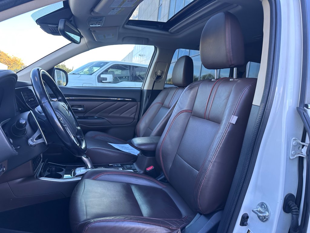 2018 Mitsubishi Outlander PHEV in Brossard, Quebec - 7 - w1024h768px