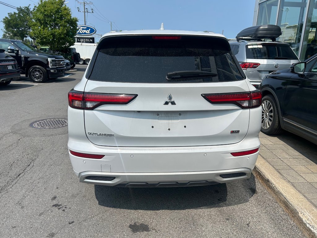 Mitsubishi Outlander  2022 à Brossard, Québec - 9 - w1024h768px