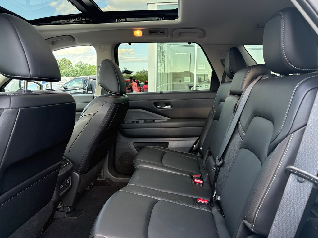 Nissan Pathfinder  2023 à Brossard, Québec - 17 - w1024h768px