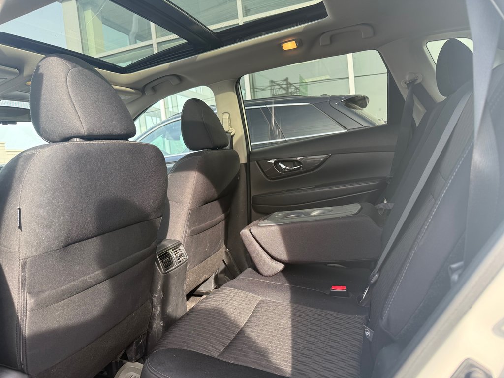 2018 Nissan Rogue SV | AWD | TOIT PANO | SIEGES/VOLANT CHAUFFANTS in Brossard, Quebec - 11 - w1024h768px