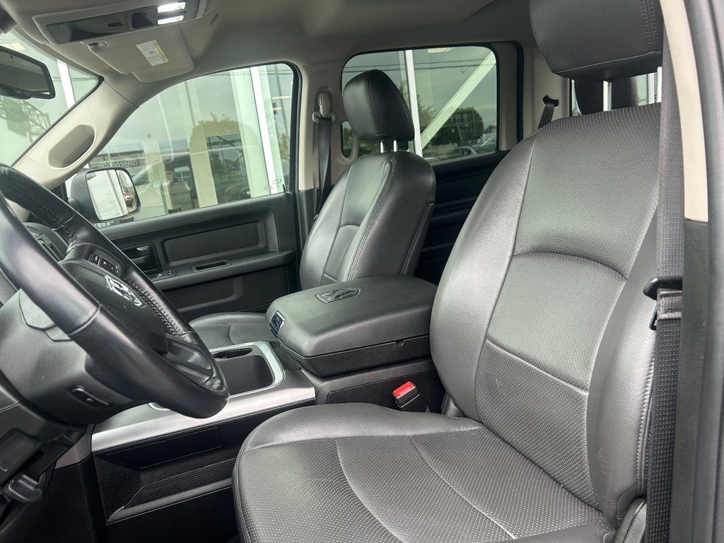 Ram 1500 Classic Express | CREWCAB | 5.7 | NIGHT EDITION | 2021 à Brossard, Québec - 11 - w1024h768px