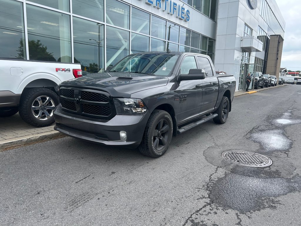 Ram 1500 Classic Express | CREWCAB | 5.7 | NIGHT EDITION | 2021 à Brossard, Québec - 1 - w1024h768px