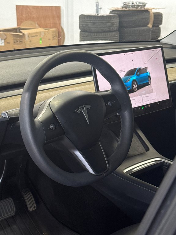 2023 Tesla Model Y STANDARD RANGE RWD CUIR TOIT PANO CAMERA in Montréal, Quebec - 3 - w1024h768px