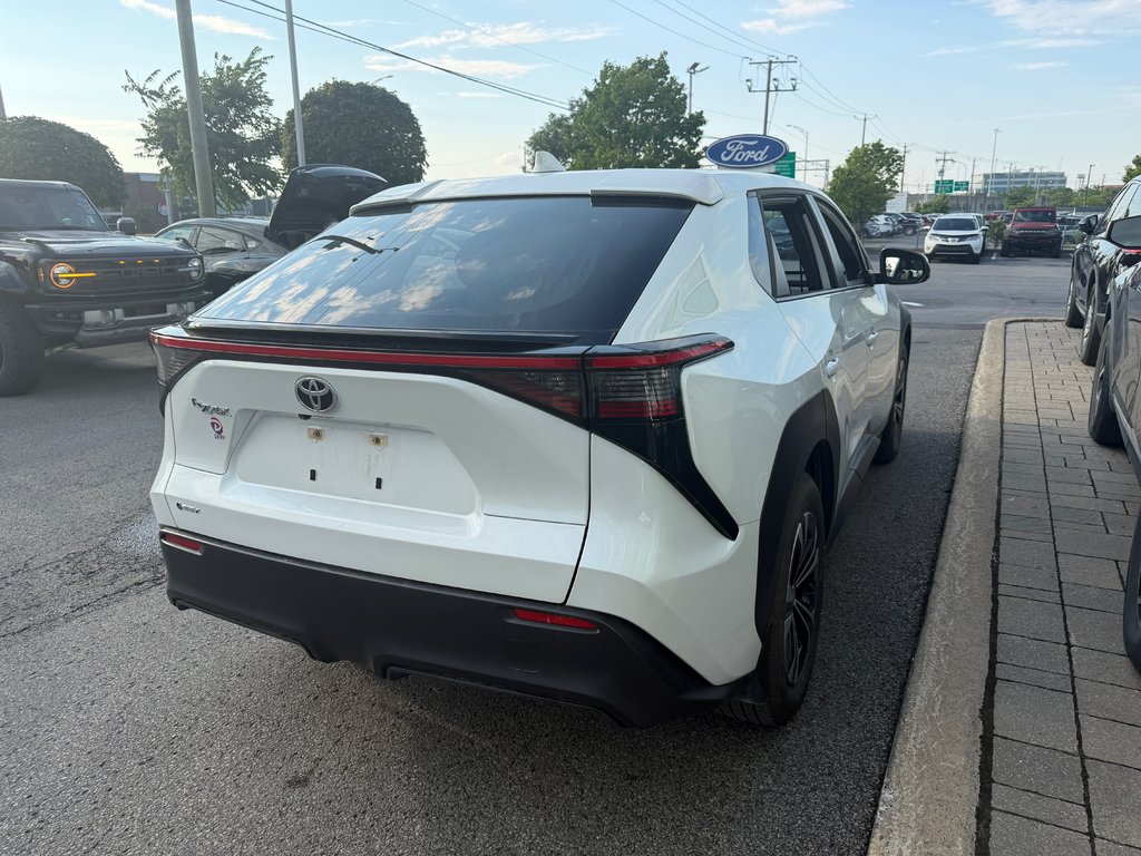 Toyota bZ4X  2024 à Brossard, Québec - 7 - w1024h768px