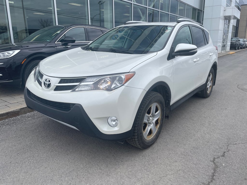 2015 Toyota RAV4 in Brossard, Quebec - 1 - w1024h768px